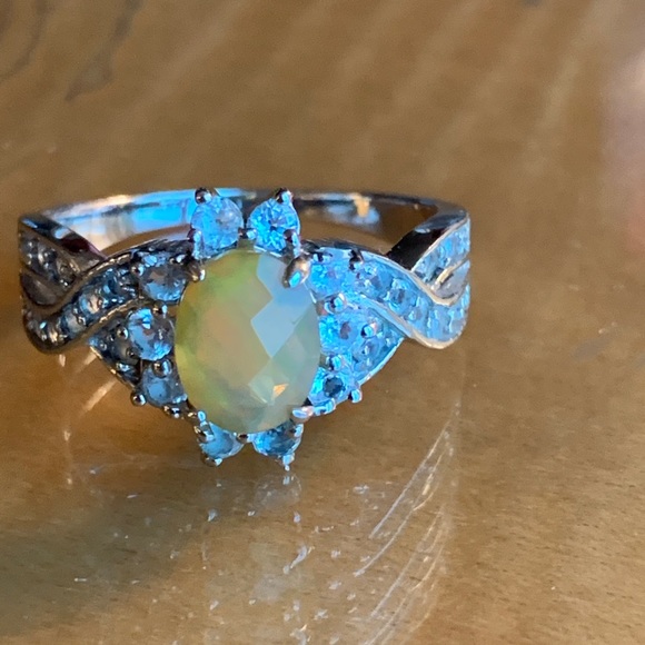 Silver ring - Picture 2 of 8